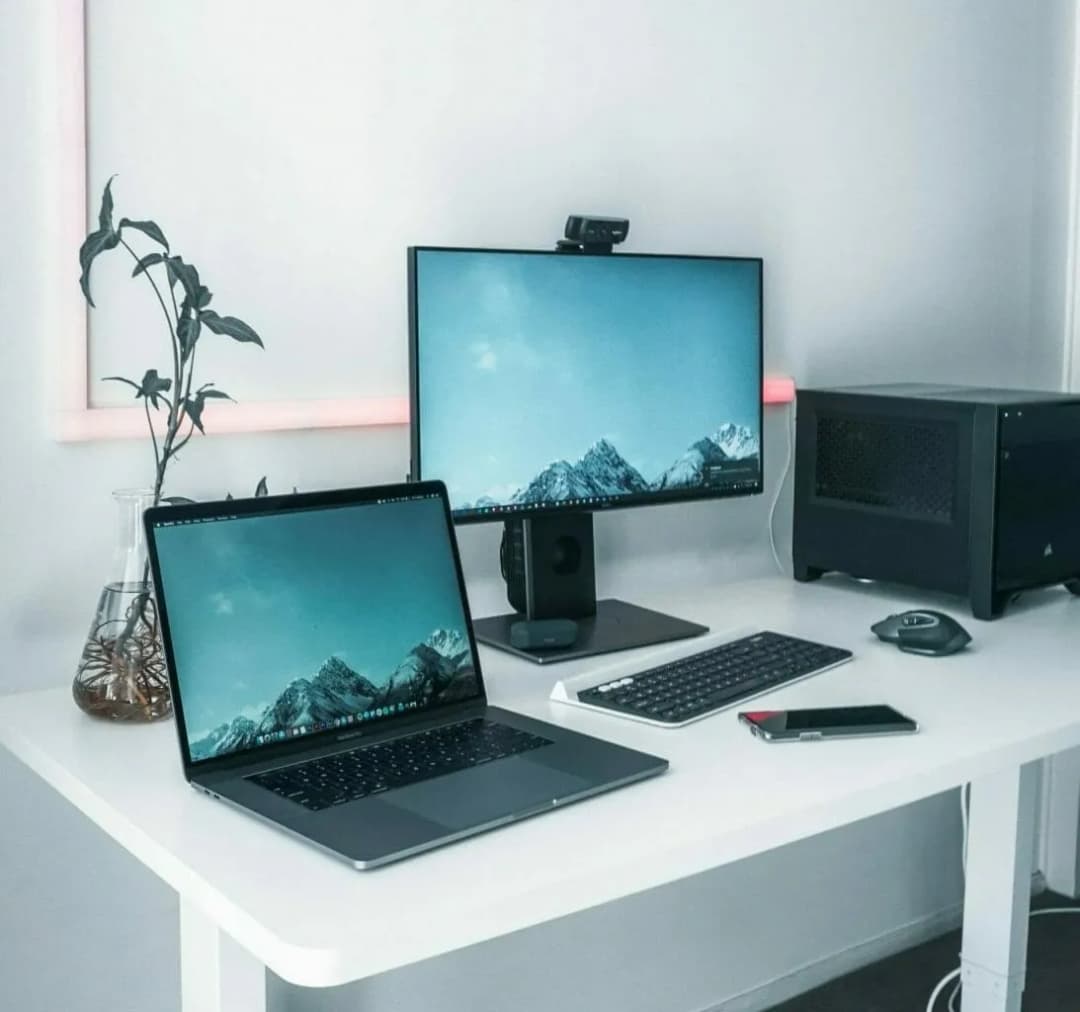 Jak przełączyć ekran z laptopa na monitor - łatwe kroki i porady