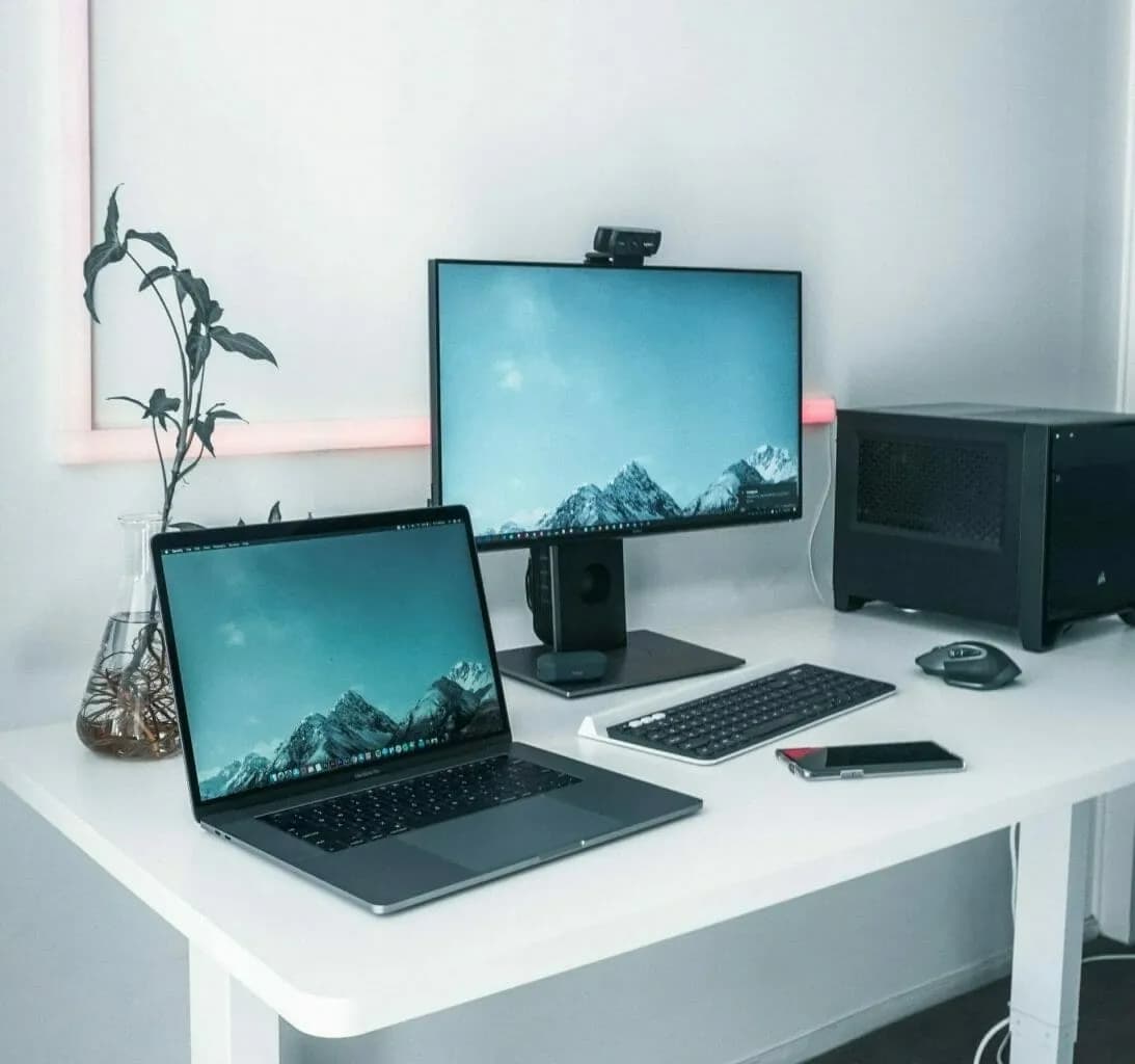 Jak przełączyć ekran z laptopa na monitor - łatwe kroki i porady