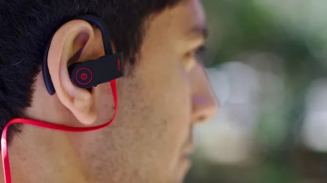 Czy słuchawki bezprzewodowe są szkodliwe dla zdrowia? Oto prawda